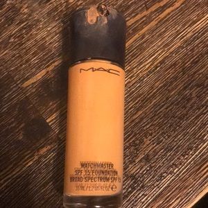Mac Cosmetics Matchmaster foundation 5.0 used